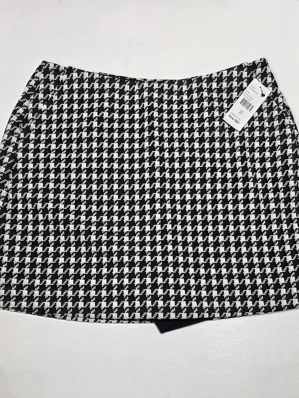 CAbi Black & White Passport Skort - Houndstooth